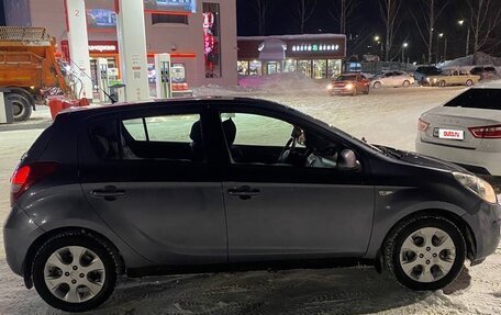 Hyundai i20 IB рестайлинг, 2010 год, 3 фотография