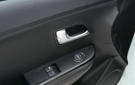 KIA Rio III рестайлинг, 2013 год, 720 000 рублей, 23 фотография