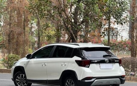 Toyota Yaris Cross, 2022 год, 1 159 292 рублей, 3 фотография