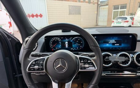 Mercedes-Benz GLB, 2022 год, 2 540 000 рублей, 11 фотография