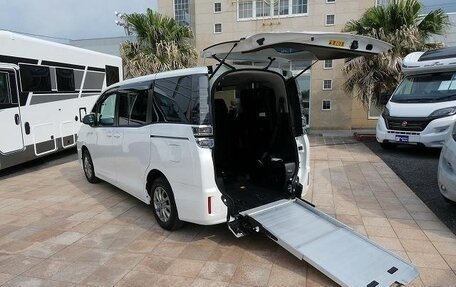 Toyota Voxy III, 2020 год, 1 950 001 рублей, 2 фотография