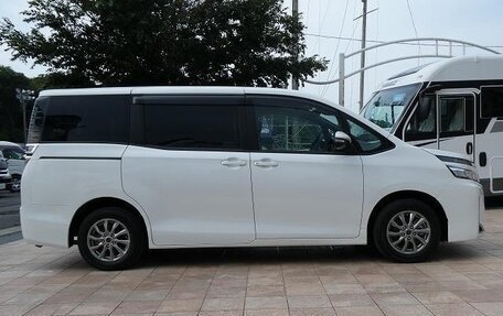 Toyota Voxy III, 2020 год, 1 950 001 рублей, 7 фотография