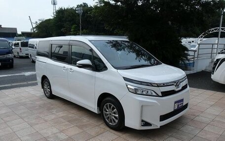 Toyota Voxy III, 2020 год, 1 950 001 рублей, 6 фотография