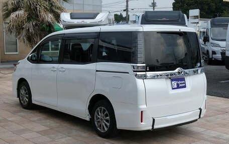 Toyota Voxy III, 2020 год, 1 950 001 рублей, 10 фотография