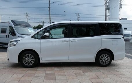 Toyota Voxy III, 2020 год, 1 950 001 рублей, 11 фотография