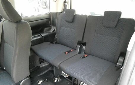 Toyota Voxy III, 2020 год, 1 950 001 рублей, 18 фотография