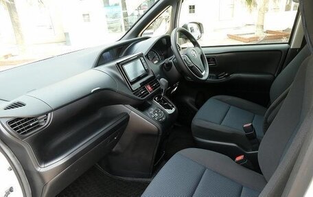 Toyota Voxy III, 2020 год, 1 950 001 рублей, 12 фотография