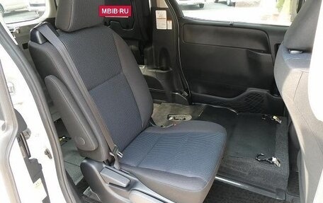 Toyota Voxy III, 2020 год, 1 950 001 рублей, 19 фотография