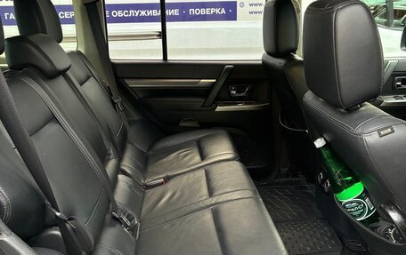 Mitsubishi Pajero IV, 2015 год, 2 300 000 рублей, 10 фотография