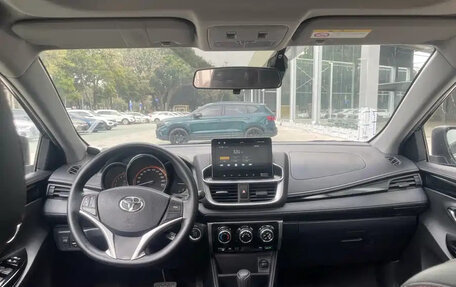 Toyota Yaris XP150 рестайлинг, 2023 год, 1 050 777 рублей, 7 фотография