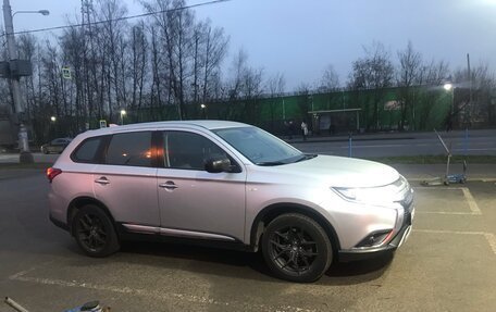 Mitsubishi Outlander III рестайлинг 3, 2019 год, 2 220 000 рублей, 3 фотография