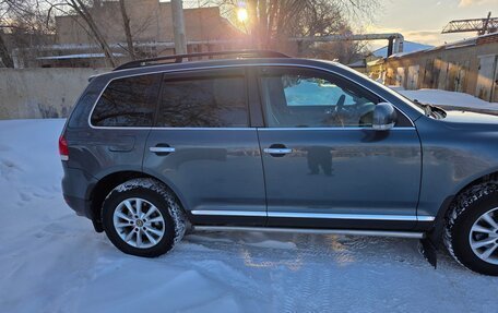 Volkswagen Touareg III, 2006 год, 810 000 рублей, 2 фотография