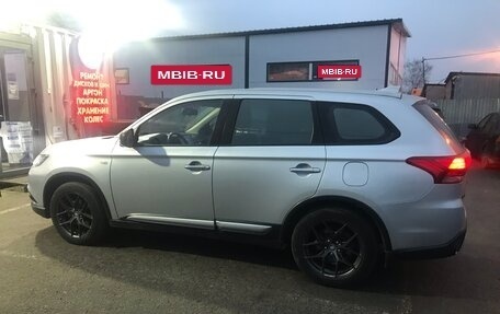 Mitsubishi Outlander III рестайлинг 3, 2019 год, 2 220 000 рублей, 2 фотография