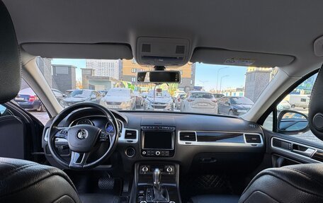 Volkswagen Touareg III, 2016 год, 3 240 000 рублей, 3 фотография