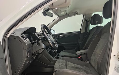 Volkswagen Tiguan II, 2018 год, 2 850 000 рублей, 16 фотография