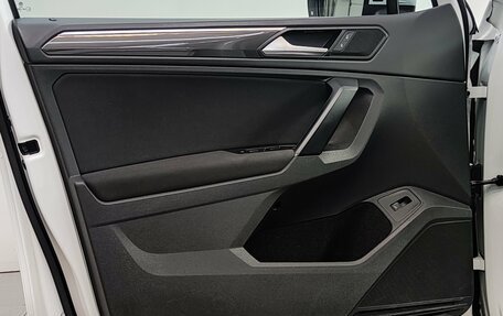 Volkswagen Tiguan II, 2018 год, 2 850 000 рублей, 29 фотография