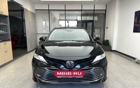 Toyota Camry, 2020 год, 3 200 000 рублей, 2 фотография