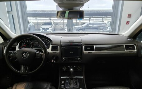 Volkswagen Touareg III, 2015 год, 2 800 000 рублей, 8 фотография