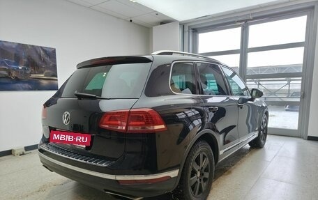 Volkswagen Touareg III, 2015 год, 2 800 000 рублей, 4 фотография