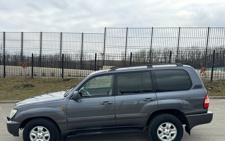 Toyota Land Cruiser 100 рестайлинг 2, 2006 год, 2 900 000 рублей, 2 фотография