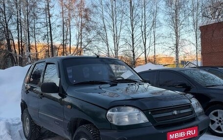 Chevrolet Niva I рестайлинг, 2005 год, 240 000 рублей, 1 фотография