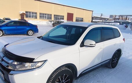 Mitsubishi Outlander III рестайлинг 3, 2016 год, 1 680 000 рублей, 6 фотография