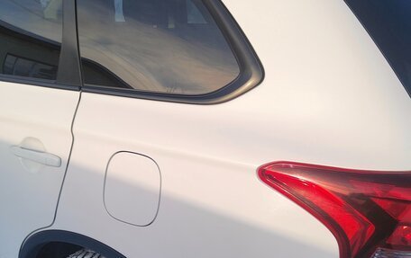 Mitsubishi Outlander III рестайлинг 3, 2016 год, 1 680 000 рублей, 5 фотография