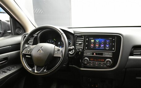 Mitsubishi Outlander III рестайлинг 3, 2019 год, 2 235 000 рублей, 13 фотография