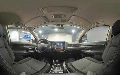 Mitsubishi Outlander III рестайлинг 3, 2019 год, 2 235 000 рублей, 30 фотография