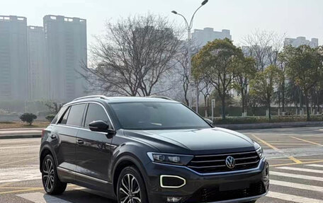 Volkswagen T-Roc I, 2022 год, 1 499 900 рублей, 1 фотография