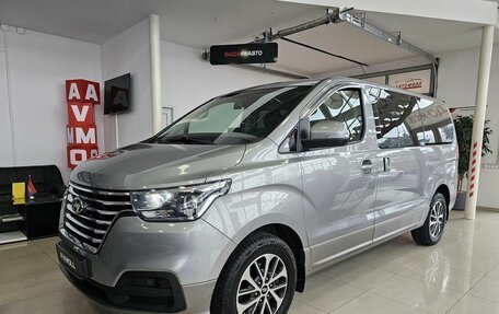 Hyundai Grand Starex Grand Starex I рестайлинг 2, 2019 год, 3 689 000 рублей, 1 фотография