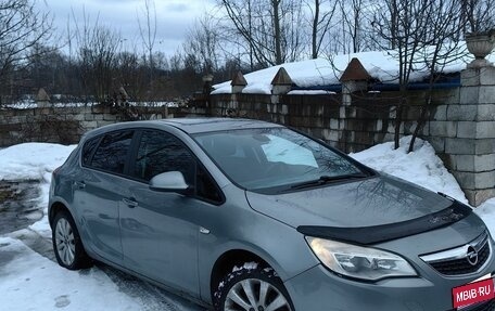 Opel Astra J, 2011 год, 440 000 рублей, 1 фотография