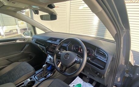 Volkswagen Touran III, 2022 год, 1 990 000 рублей, 10 фотография