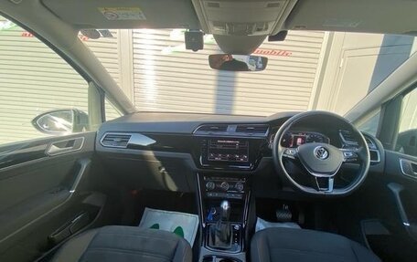 Volkswagen Touran III, 2022 год, 1 990 000 рублей, 9 фотография