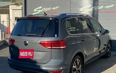 Volkswagen Touran III, 2022 год, 1 990 000 рублей, 8 фотография