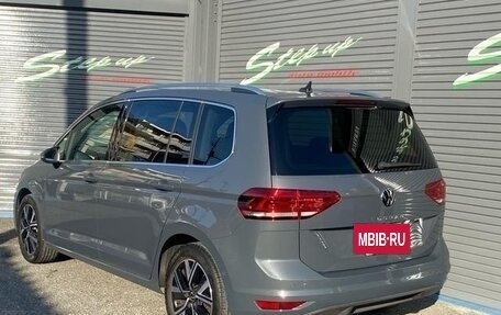 Volkswagen Touran III, 2022 год, 1 990 000 рублей, 7 фотография