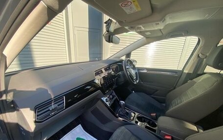 Volkswagen Touran III, 2022 год, 1 990 000 рублей, 25 фотография