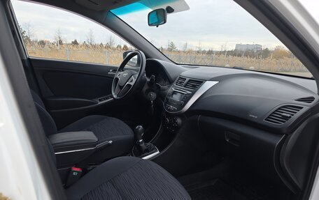 Hyundai Solaris II рестайлинг, 2014 год, 950 000 рублей, 16 фотография