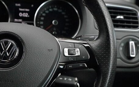Volkswagen Polo VI (EU Market), 2017 год, 1 060 000 рублей, 13 фотография