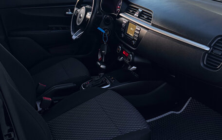 KIA Rio IV, 2018 год, 1 370 000 рублей, 12 фотография