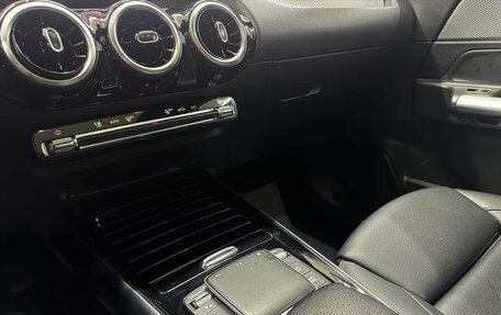 Mercedes-Benz GLA, 2022 год, 2 600 008 рублей, 14 фотография