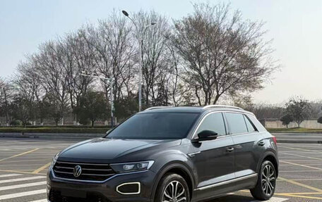 Volkswagen T-Roc I, 2022 год, 1 499 900 рублей, 3 фотография