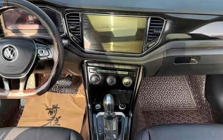 Volkswagen T-Roc I, 2022 год, 1 499 900 рублей, 11 фотография