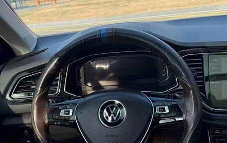 Volkswagen T-Roc I, 2022 год, 1 499 900 рублей, 9 фотография