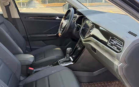 Volkswagen T-Roc I, 2022 год, 1 499 900 рублей, 12 фотография