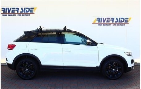 Volkswagen T-Roc I, 2021 год, 1 670 000 рублей, 3 фотография