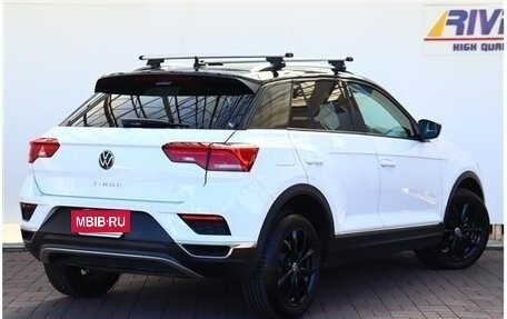 Volkswagen T-Roc I, 2021 год, 1 670 000 рублей, 2 фотография