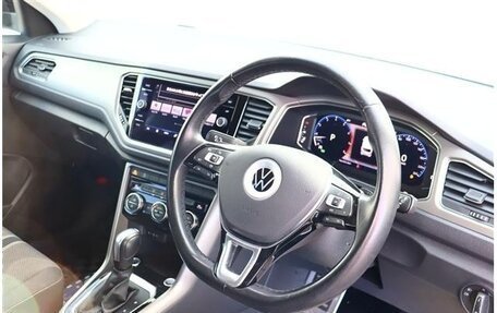 Volkswagen T-Roc I, 2021 год, 1 670 000 рублей, 9 фотография