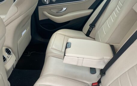 Mercedes-Benz E-Класс, 2018 год, 3 410 000 рублей, 4 фотография