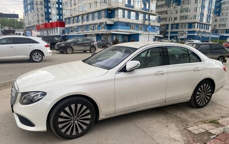 Mercedes-Benz E-Класс, 2018 год, 3 410 000 рублей, 6 фотография